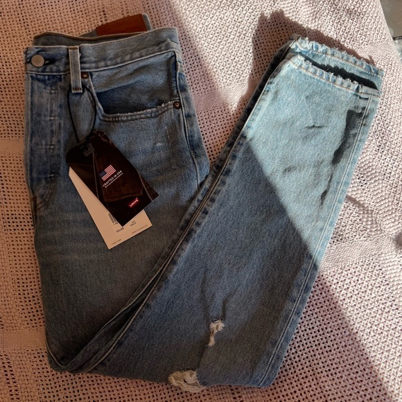 NWT Levi's 501 ripped skinny jeans size 30x28 - Picture 6 of 9